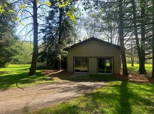 880 N Baldwin Rd, Oxford, MI 48371