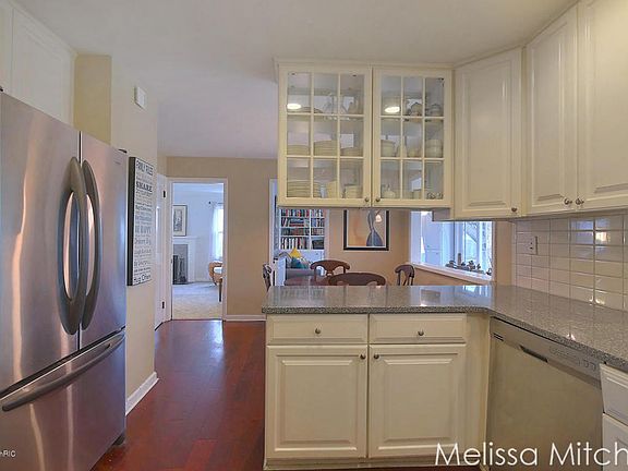 3rd image of 2705 Boston St SE