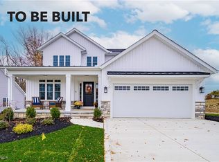 V L Bishop Rd, Highland Heights, OH 44143