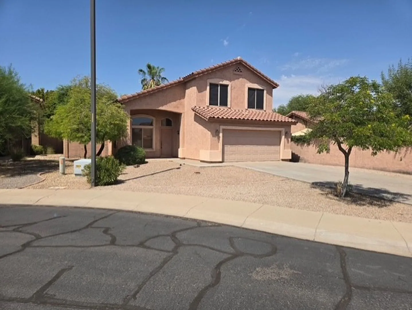 Lovely 4 Bedroom With 3 Full Bath Home In Gilbert 2146 Sq Ft Excellent Location — Photo 3