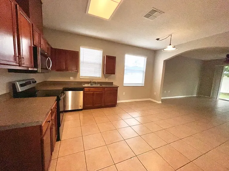 9240 Black Hawk Ct — Photo 8