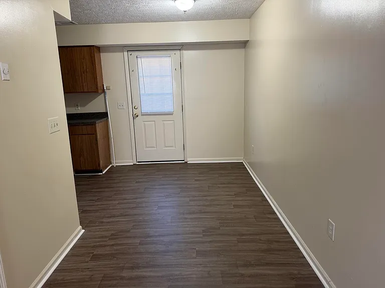 212 Calumet Dr #2 — Photo 4