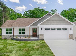386 Saint George Dr, Crossville, TN 38558