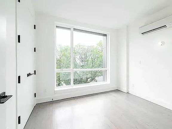 4th image of 2909 Albemarle Rd #4B