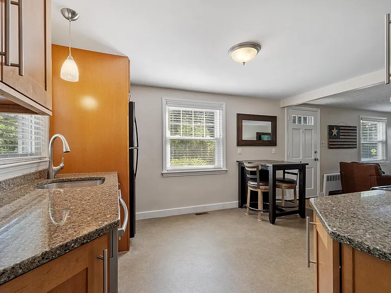 68 Oak Hill Rd — Photo 15