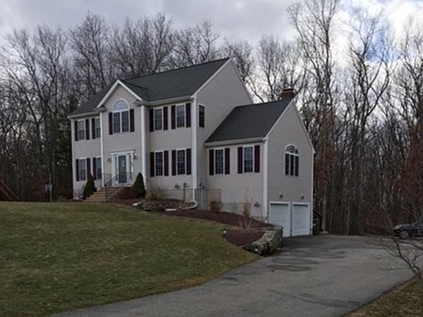 1st image of 29 Monument Dr