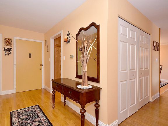 4th image of 8936 N Parkside Ave #B-201