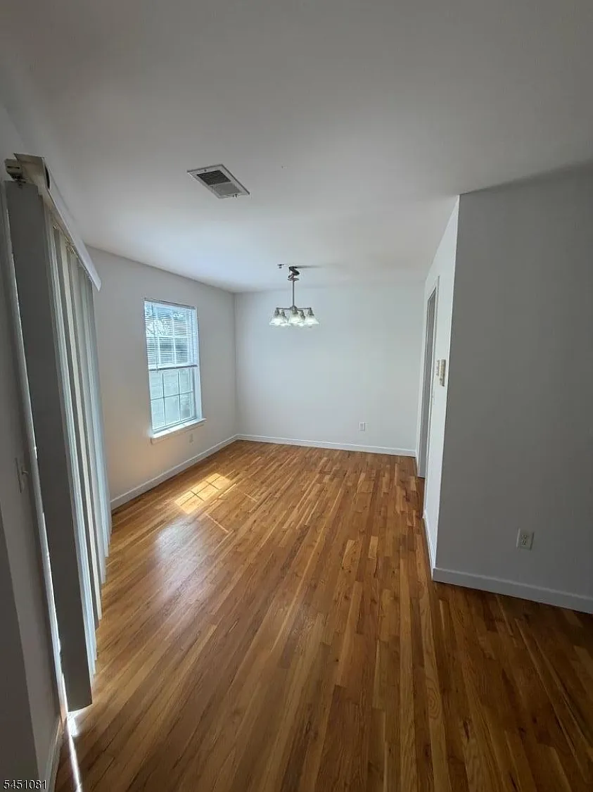 2 bed, 1.0 bath, $2,700 — Photo 4