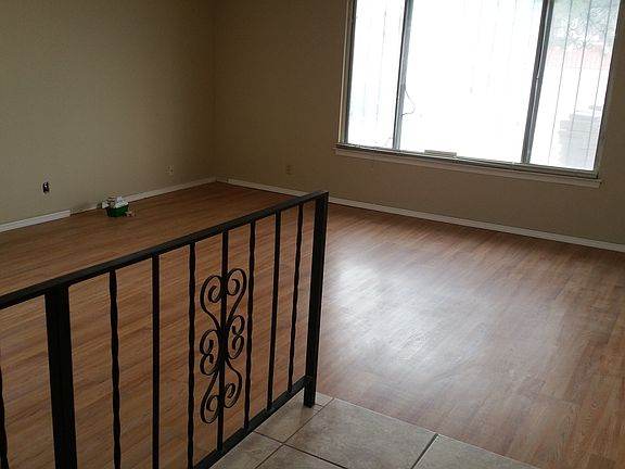 3rd image of 509 Parkside Pl SE #Home