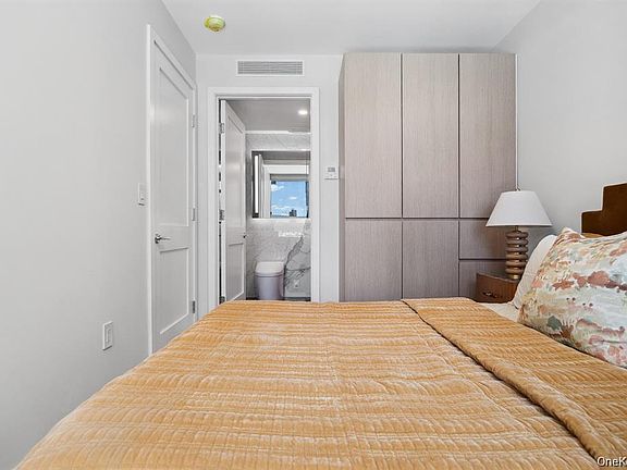 4th image of 38-20 Parsons Boulevard #713