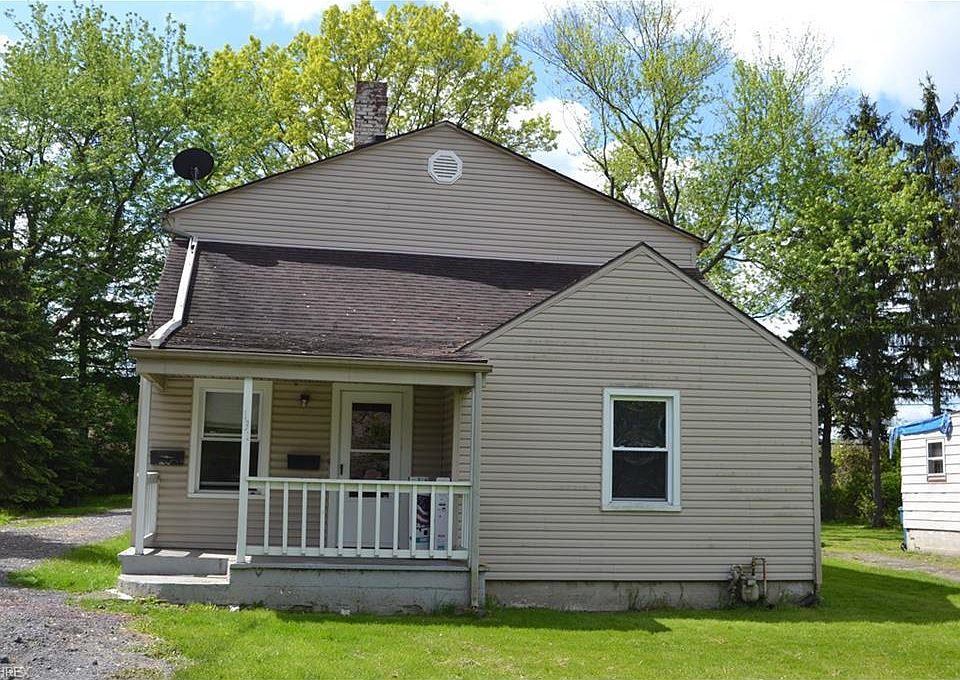1st image of 131 Laurel St