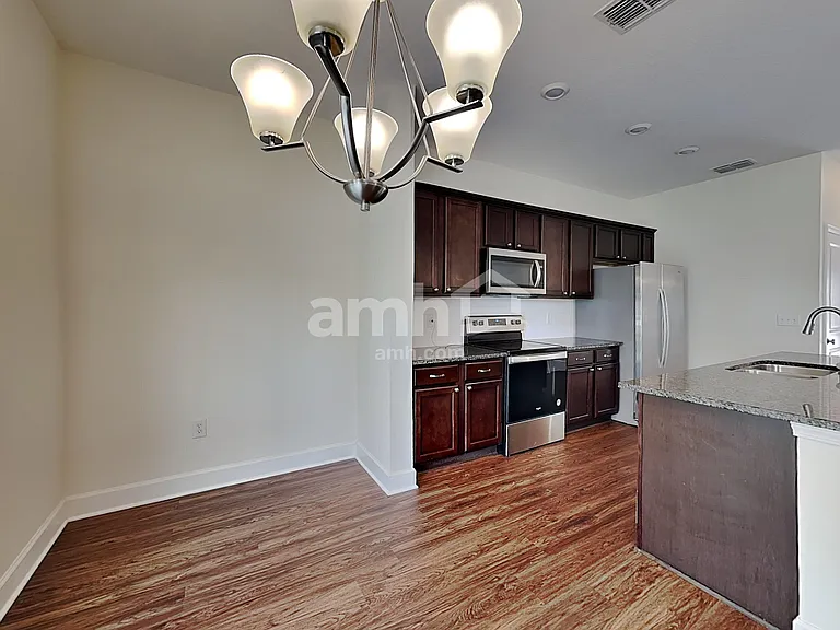 919 Walden Pond Dr — Photo 5