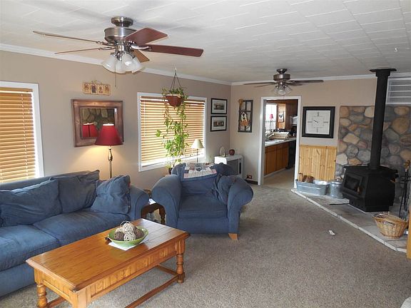 2nd image of 205 Fir St