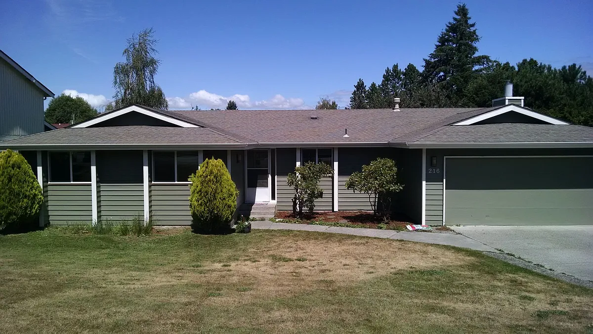 Building Photo - 216 Bayside Pl