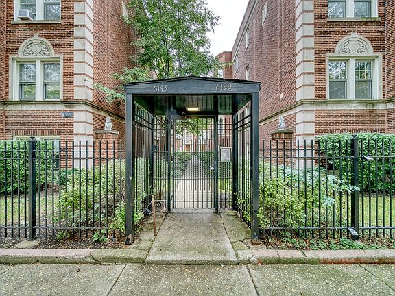 2nd image of 6143 N Hoyne Ave #1