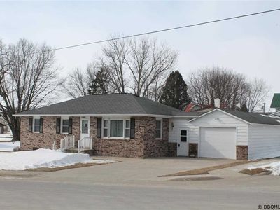 321 N Earl St, Earlville, IA, 52041