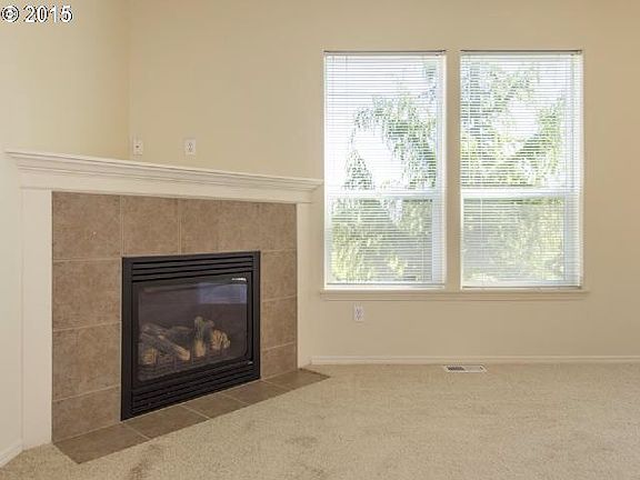 3rd image of 7787 NE Pershing Ln