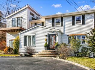 4 Tudor Pl, Hartsdale, NY 10530