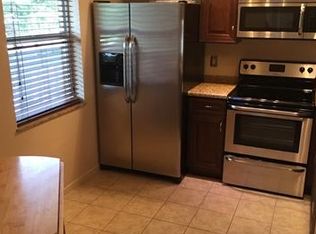 414 SE 10th St APT 202, Dania Beach, FL 33004