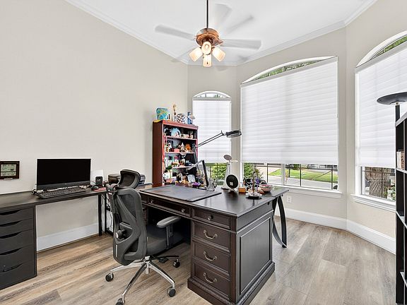 3rd image of 3617 Vineyard Way