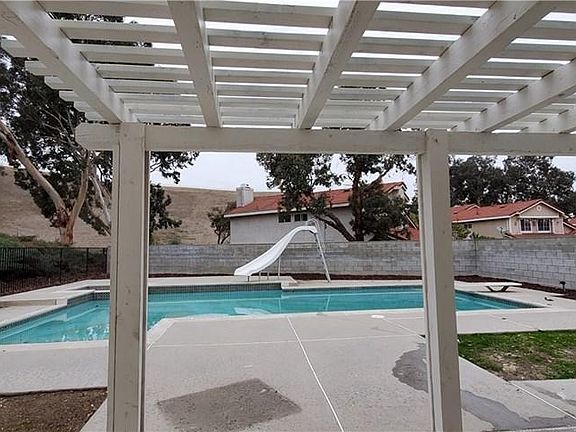 4th image of 15482 Quiet Oak Dr