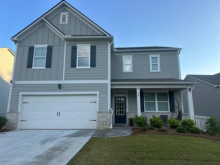 19 Manor Way — Photo 1