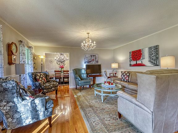 4th image of 101 Arrowhead Dr