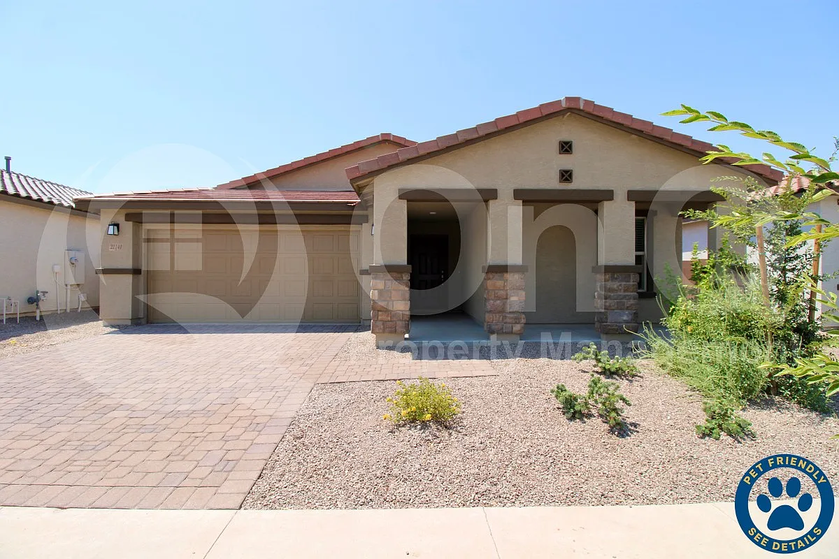 4 bed, 2.0 bath, 2188 sqft, $2,600 — Photo 1