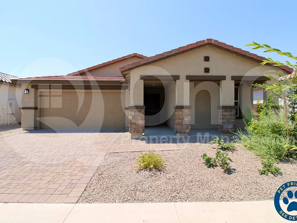 21141 E Raven Dr