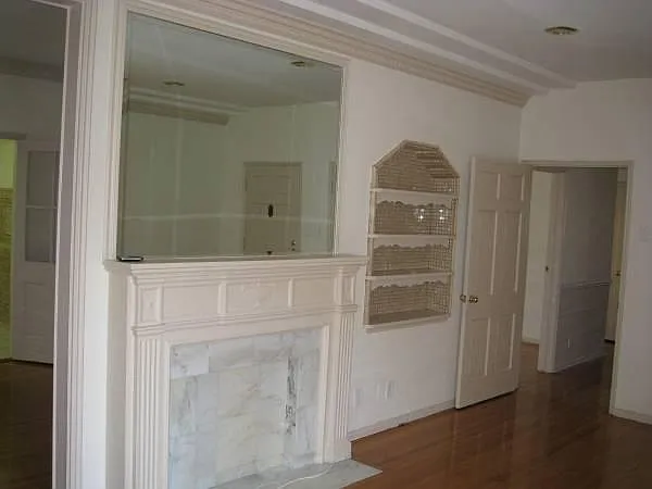9947 Robbins Dr #203 — Photo 4