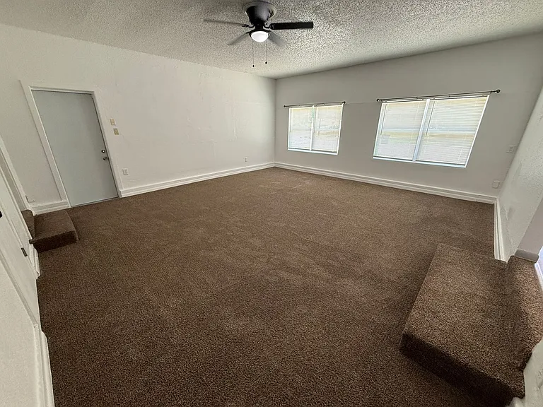 1001 Goode Dr — Photo 5