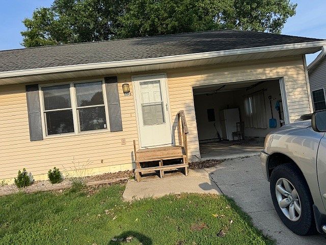 1st image of 3013 Angeles Dr #3013