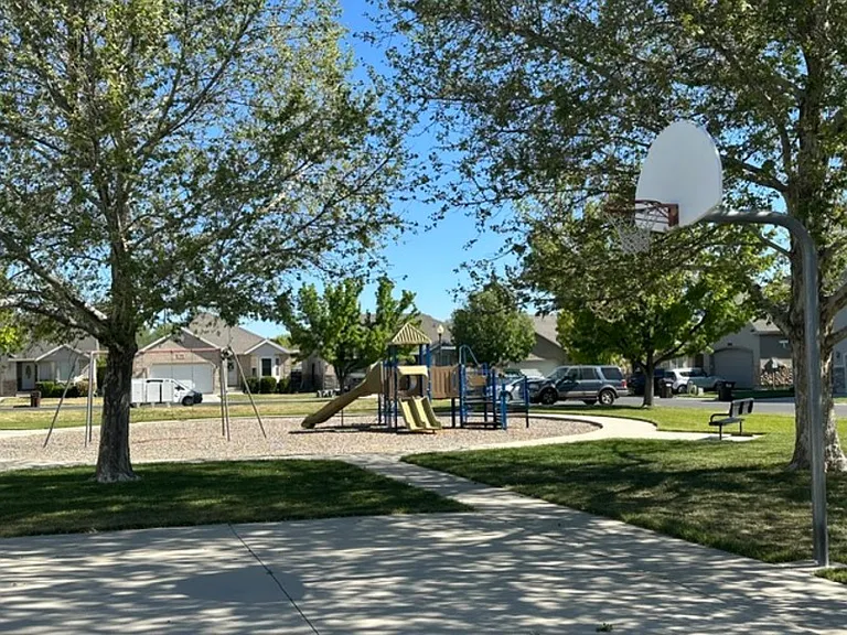 1563 W Turtle Dove Ln — Photo 20