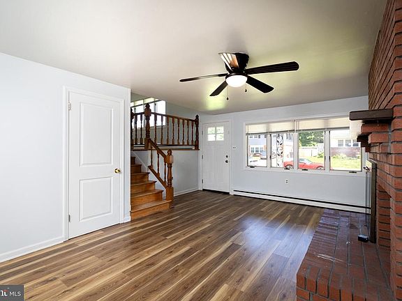 5th image of 2127 Barr Rd