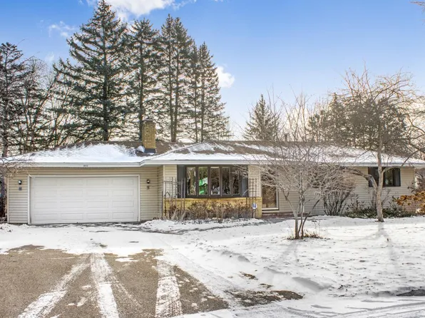 10133 Johnson Cir, Bloomington, MN 55437