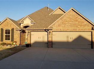 2000 Wheatfield Ave, Yukon, OK 73099