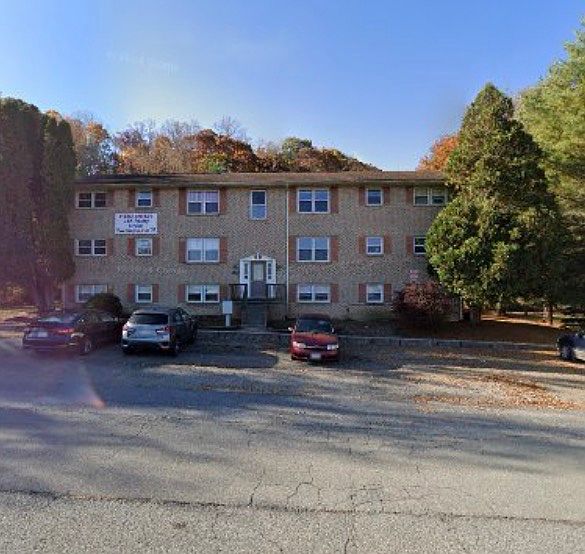 1st image of 401 Fairfax St APT 3