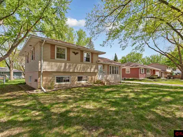 117 Atwood Dr, Mankato, MN 56001