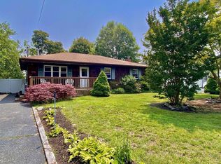 235 Floyd Rd, Shirley, NY 11967