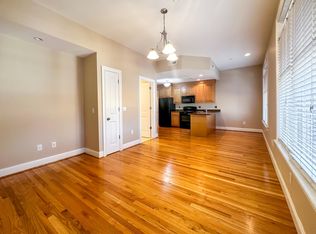 22 Whiting St APT 304, Plainville, CT 06062