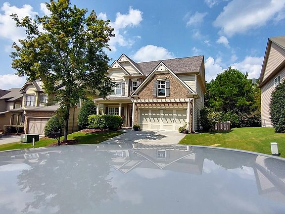 Front View and adjacent homes