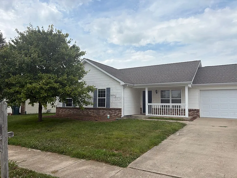 1402 Crusade Dr — Photo 1