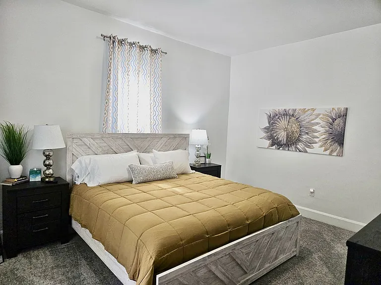 621 N Carver St — Photo 14