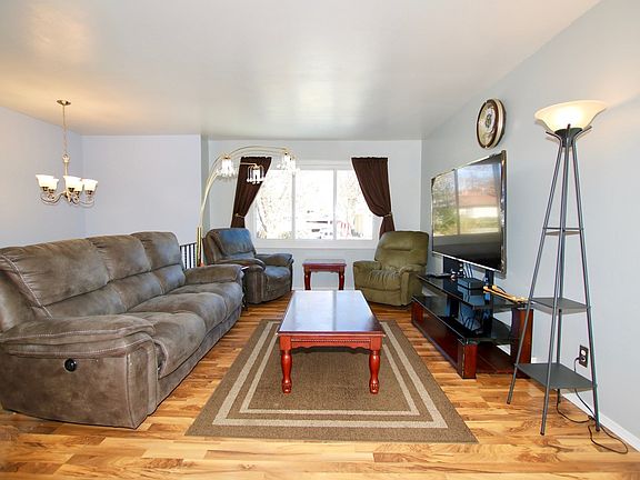 4th image of 313 Stewart Ave
