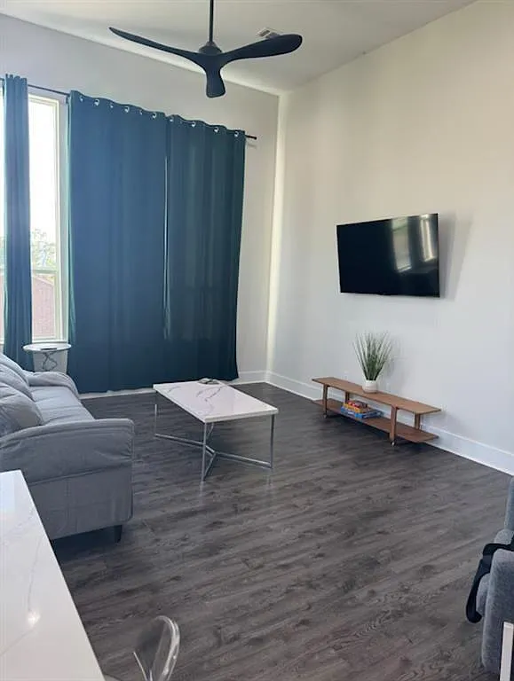 3 bed, 2.5 bath, 1479 sqft, $2,600 — Photo 4
