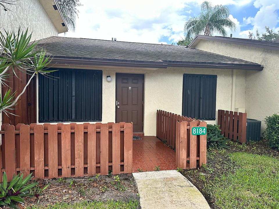 1st image of 8184 SE Villa Way