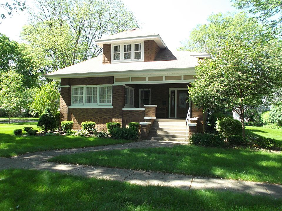 1st image of 300 E Elm St