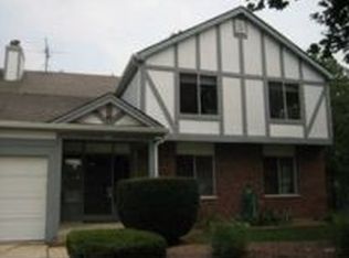 15 Wake Robin Ct #2-203, Woodridge, IL 60517