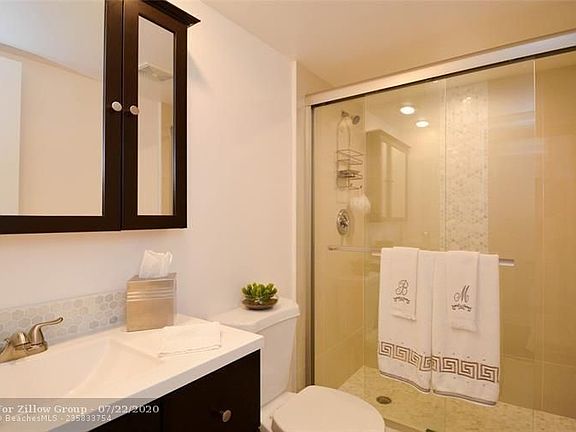 4th image of 804 E Cypress Ln #508