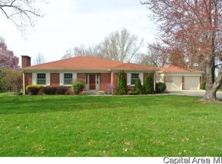 1904 Mound Rd, Jacksonville, IL 62650